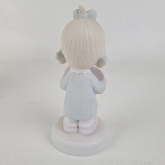 Precious Moments E-7154 Girl Holding Heart God Is Love Dear Valentine Retired - Picture 4 of 6